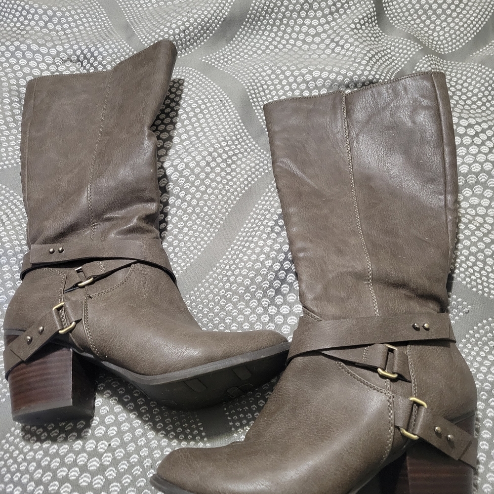 Fergalicious "leader" size 10